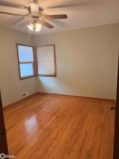 Bedroom - 19 Morningside Dr, Denison, IA 51442 photo 2 of 4