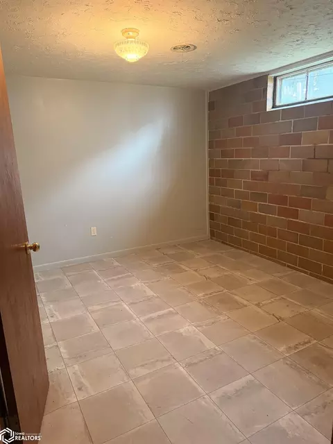 Bedroom - 19 Morningside Dr, Denison, IA 51442 photo 3 of 4