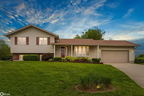 1008 Ratcliffe Dr, Marshalltown, IA 50158