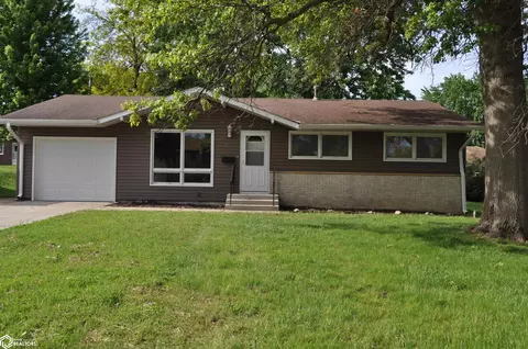 711 20th St, Carroll, IA 51401