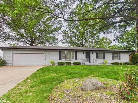 1608 B Ave E, Oskaloosa, IA 52577