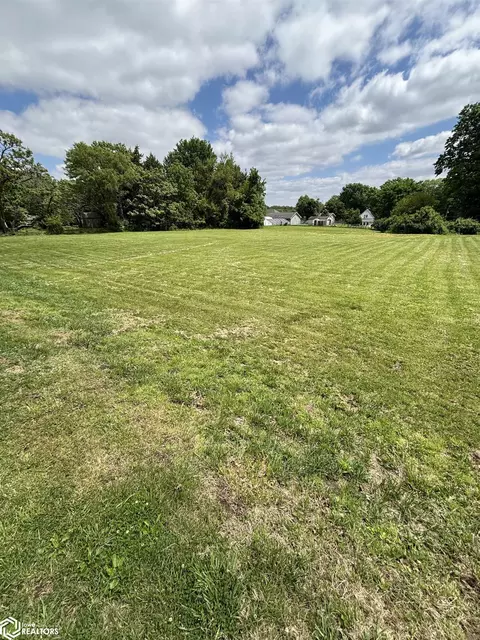 1742 Weimer St, Burlington, IA 52601