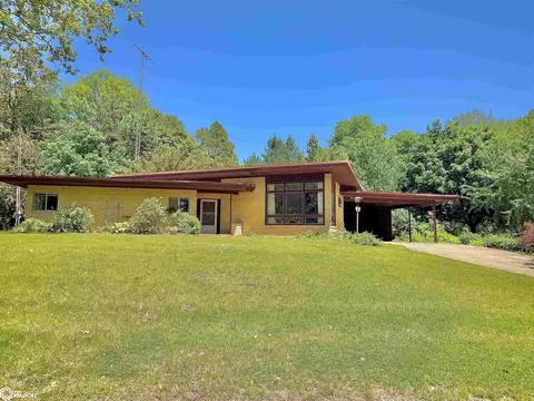 1509 B Ave E, Oskaloosa, IA 52577