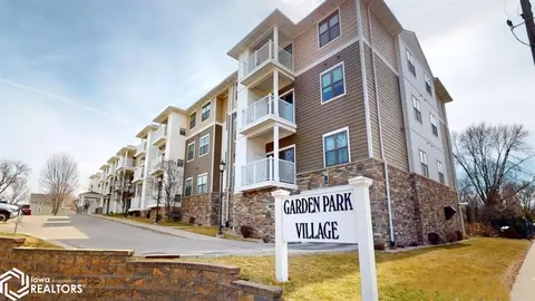 809 7th Ave N #301, Clear Lake, IA 50428