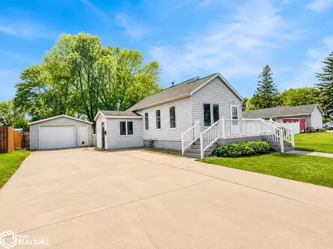 106 N 14th St, Northwood, IA 50459