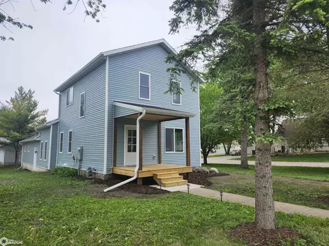 607 E Main St, Lake Mills, IA 50450