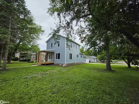 607 E Main St, Lake Mills, IA 50450