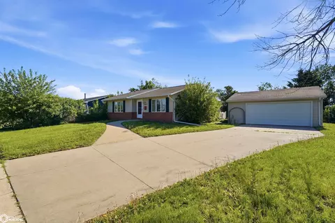 1512 S 5th St, Marshalltown, IA 50158
