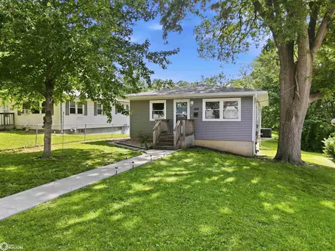 804 Argyle Ct, Burlington, IA 52601