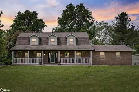 5515 Ferres Ln, Burlington, IA 52601