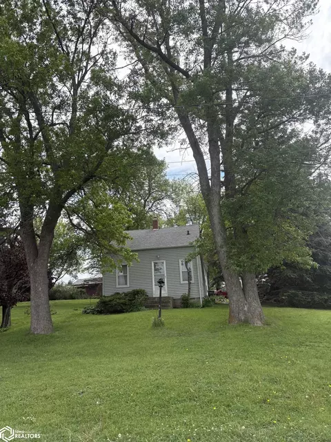2304 Lawler St, Emmetsburg, IA 50536