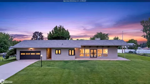 103 Crestview Dr, Marshalltown, IA 50158
