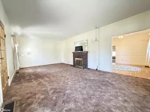Living - 207 3rd St SE, Hampton, IA 50441 photo 4 of 5