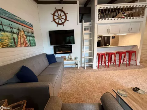 2700 N Shore Dr #E18A, Clear Lake, IA 50428