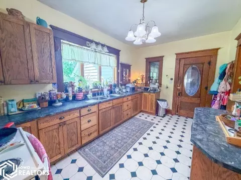 Kitchen - 1440 170th St, Hampton, IA 50441 photo 3 of 4