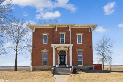 3615 190th St, Wever, IA 52658