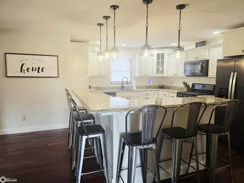 Kitchen - 42 Golf View Ct, Garner, IA 50438 photo 3 of 7