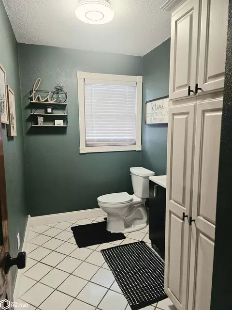 Bath - 42 Golf View Ct, Garner, IA 50438 photo 1 of 5
