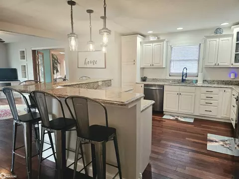 Kitchen - 42 Golf View Ct, Garner, IA 50438 photo 6 of 7