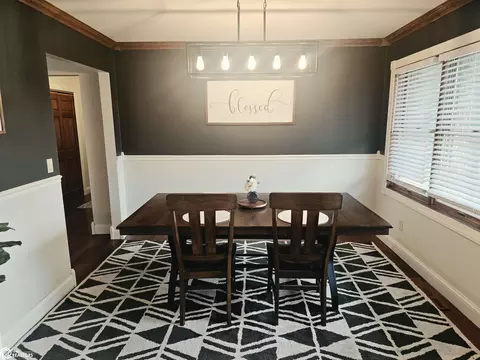 Dining - 42 Golf View Ct, Garner, IA 50438 photo 1 of 2