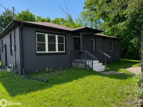 202 Curran St, Burlington, IA 52601