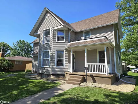 403 S 4th St, Wapello, IA 52653
