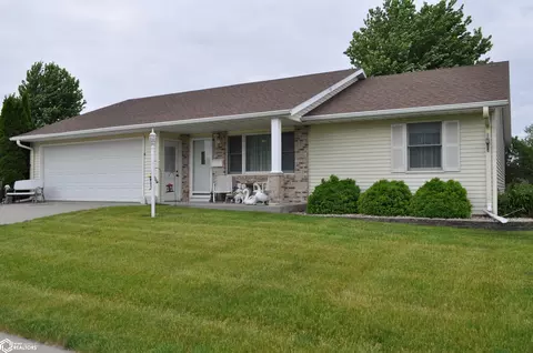 1609 Edgewood Dr, Carroll, IA 51401