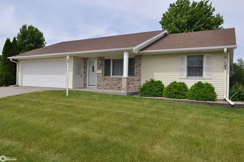 1609 Edgewood Dr, Carroll, IA 51401