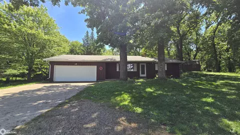 810 S 10th Ave E, Lake Mills, IA 50450