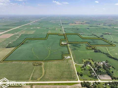 1040 74th St, Belle Plaine, IA 52208