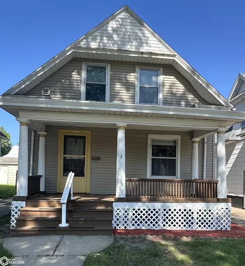 1209 S 7th St, Burlington, IA 52601