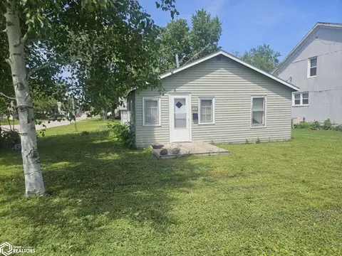 1443 Division St, Webster City, IA 50595