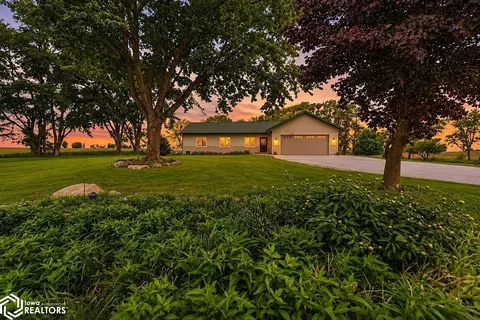 25723 650th Ave, Nevada, IA 50201