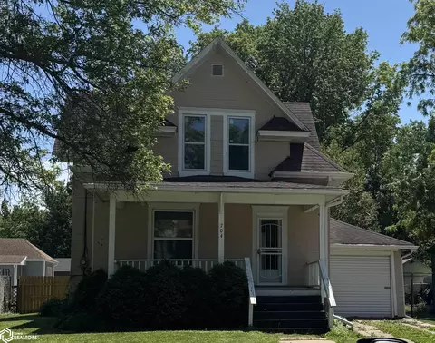 704 W Summit Ave, Shenandoah, IA 51601