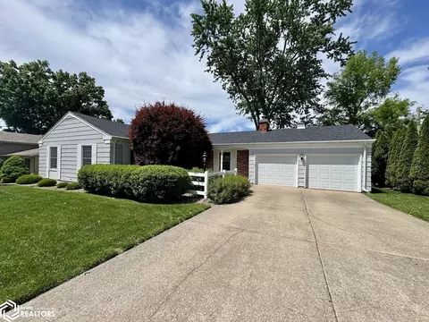 2700 Clearview Dr, Burlington, IA 52601