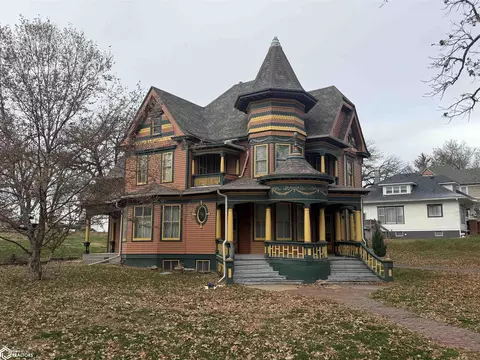 504 N Cherry St, Avoca, IA 51521
