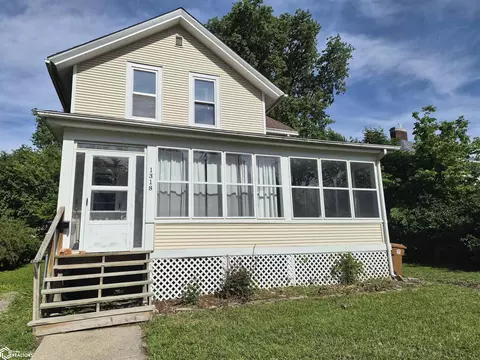 1318 West St, Grinnell, IA 50112