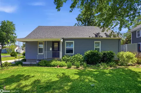 1132 Ann St, Grinnell, IA 50112