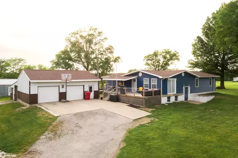 46887 235th Trl, Chariton, IA 50049