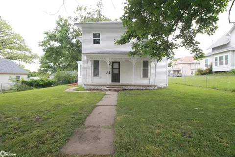 804 S Center St, Shenandoah, IA 51601