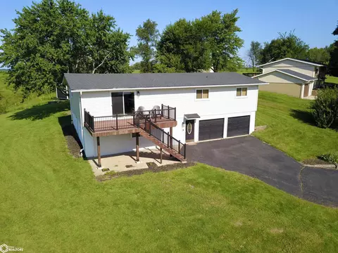 21 Eagle Dr, Oakland Acres, IA 50112