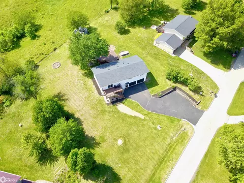 21 Eagle Dr, Oakland Acres, IA 50112
