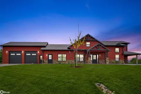 1524 260th St, Winterset, IA 50273
