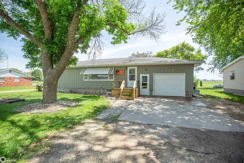 636 Way Ave, Woden, IA 50484