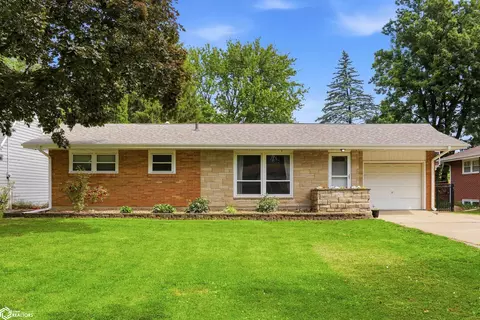 2716 Division St, Burlington, IA 52601