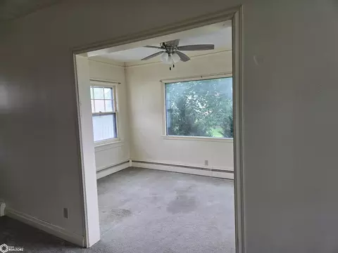 Living - 407 E Wall St, Centerville, IA 52544 photo 3 of 5