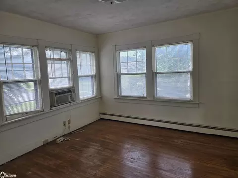 Living - 407 E Wall St, Centerville, IA 52544 photo 5 of 5