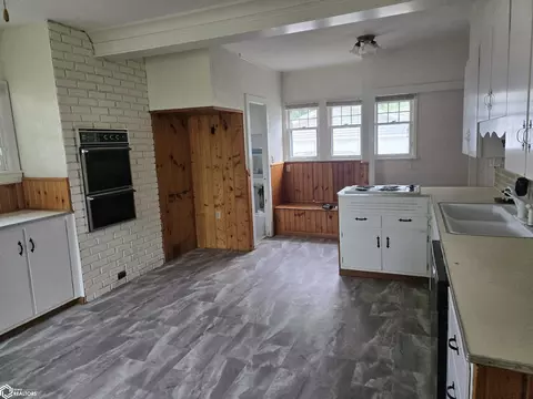 Kitchen - 407 E Wall St, Centerville, IA 52544 photo 1 of 4