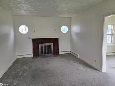 Living - 407 E Wall St, Centerville, IA 52544 photo 1 of 5