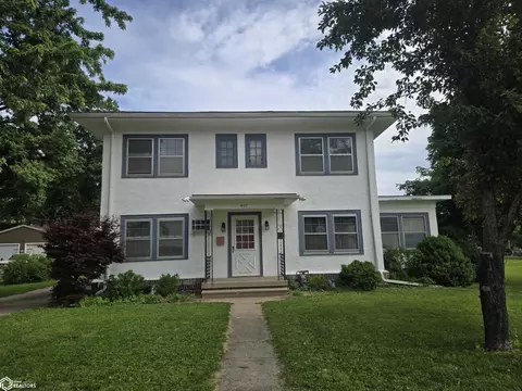 407 E Wall St, Centerville, IA 52544